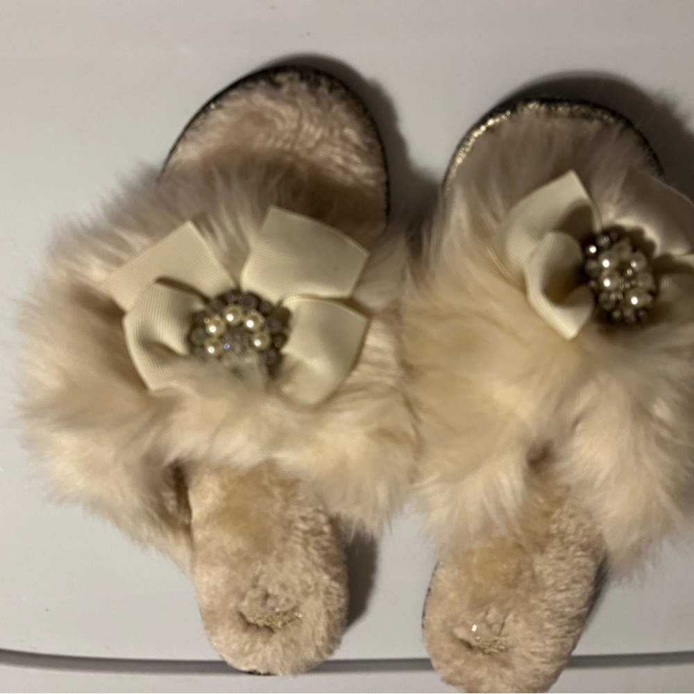 Cream Furry Slippers with Bow and Gem Detail